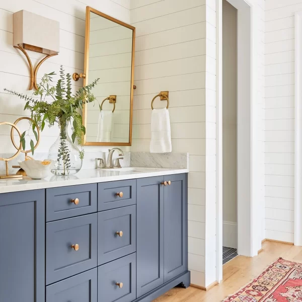 A Step-by-Step Guide to How to Paint A Bathroom Cabinet