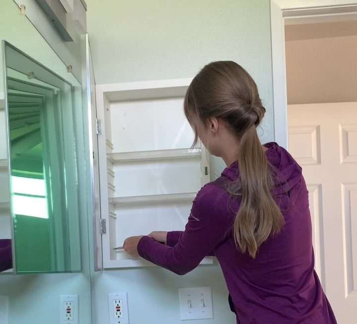 how to remove medicine cabinet?