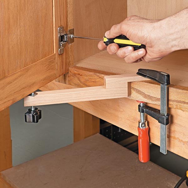 Step-by-Step Guide: How to Install Hinges on Cabinet Doors